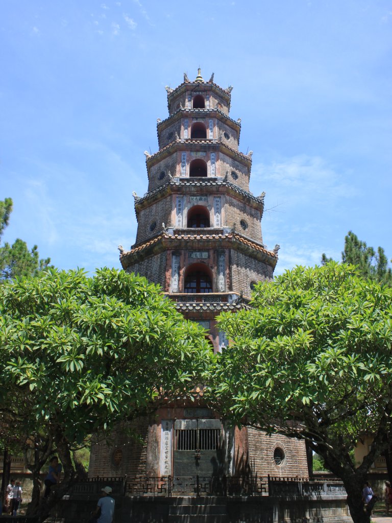 Chùa Thiên Mụ - ngôi chùa linh thiêng nhất cố đô - Vivu