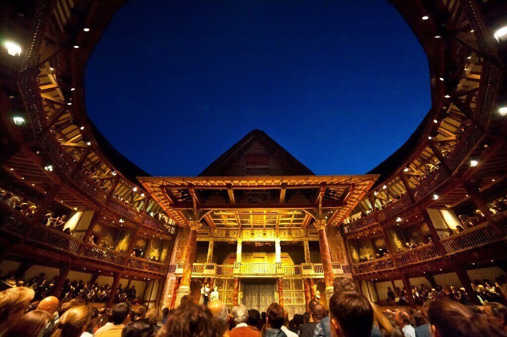 Rạp hát Shakespeare's Globe Luân Đôn về đêm