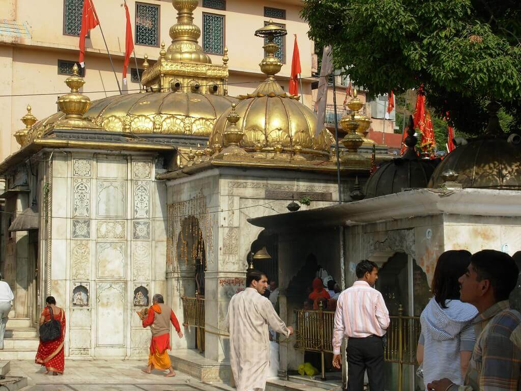 đền Jwala Ji Kangra địa điểm bí ẩn ở Ấn Độ