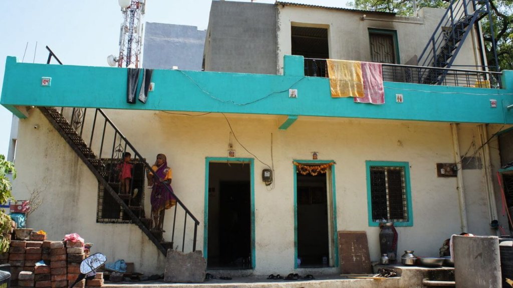 nhà không có cửa ở Shani Shingnapur, Maharashtra