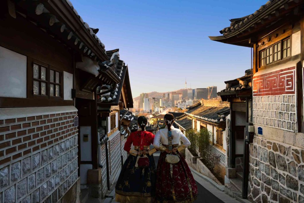 Ngắm nhìn Seoul tại làng Bukchon Hanok