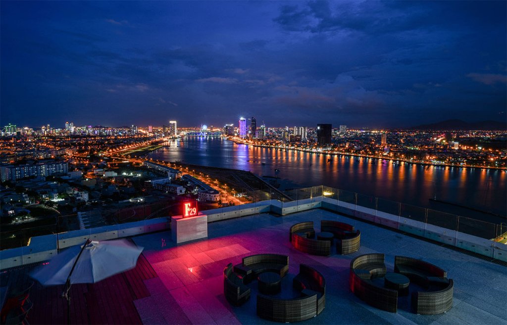 Thư giãn tại Sky Bar - hoạt động giải trí tại Đà Nẵng