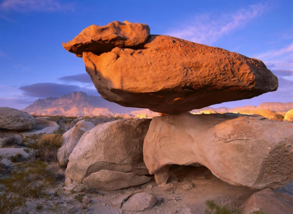 Hòn đá thăng bằng ở El Capitan, Mỹ