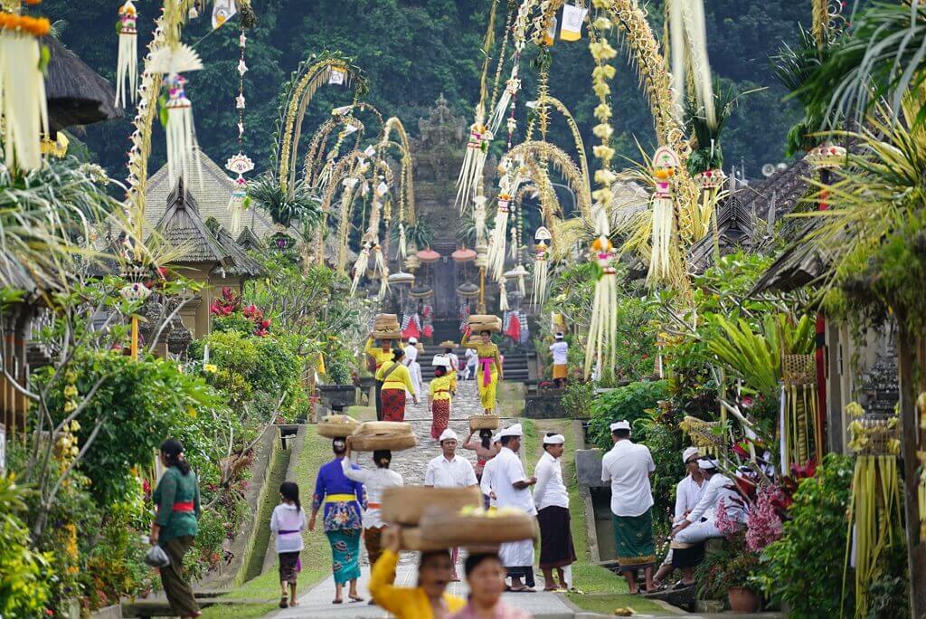 Galungan - lễ hội Indonesia
