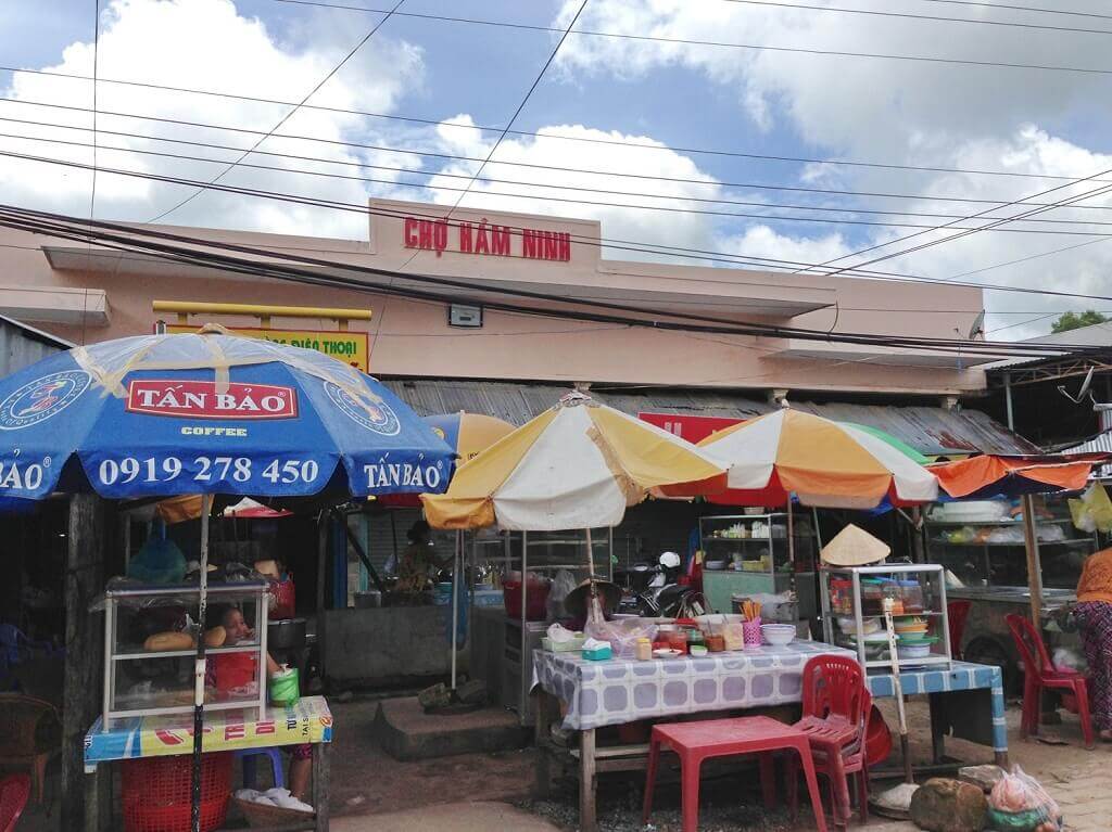 chợ Hàm Ninh - khu chợ Phú Quốc