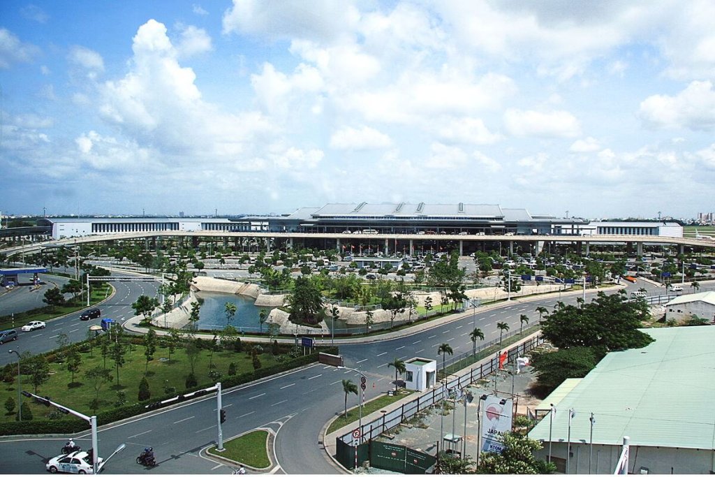 Sân bay Tân Sơn Nhất - sân bay Việt Nam