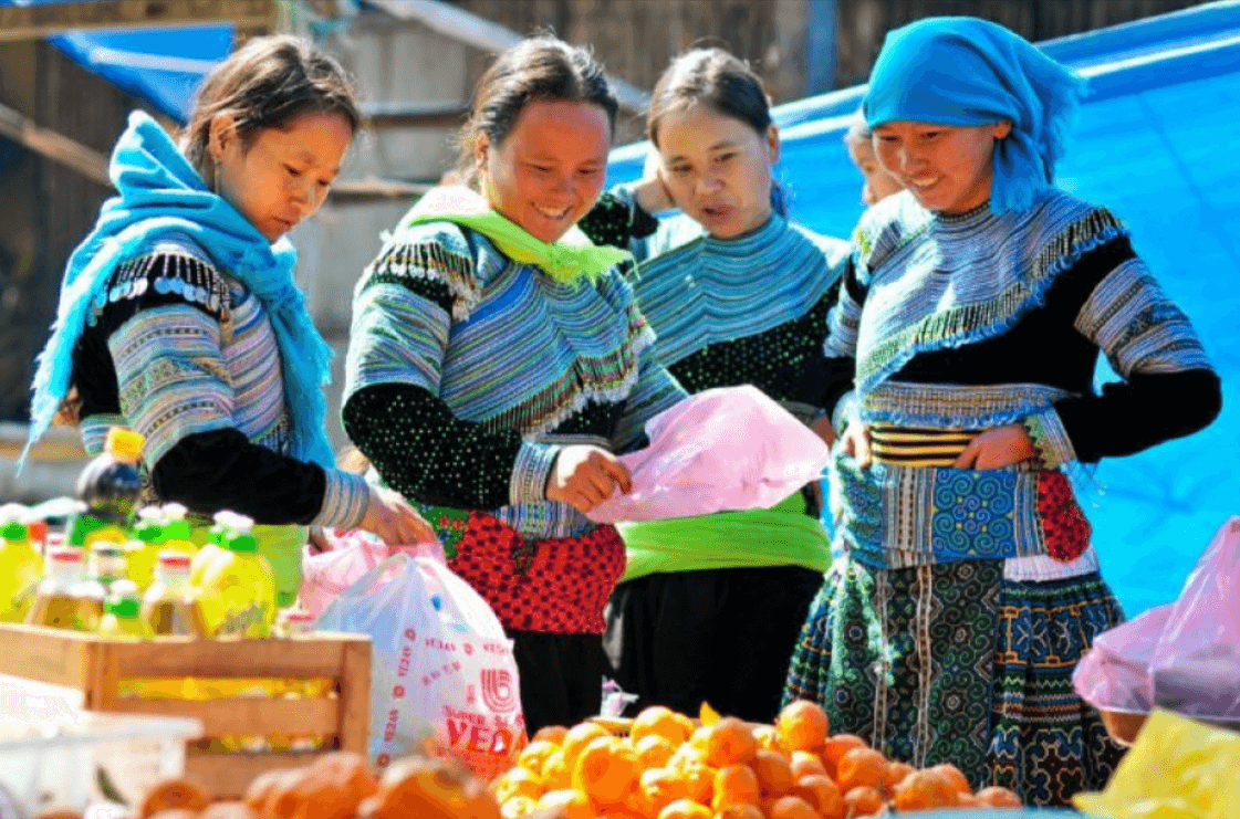 Chợ phiên Mường Hum